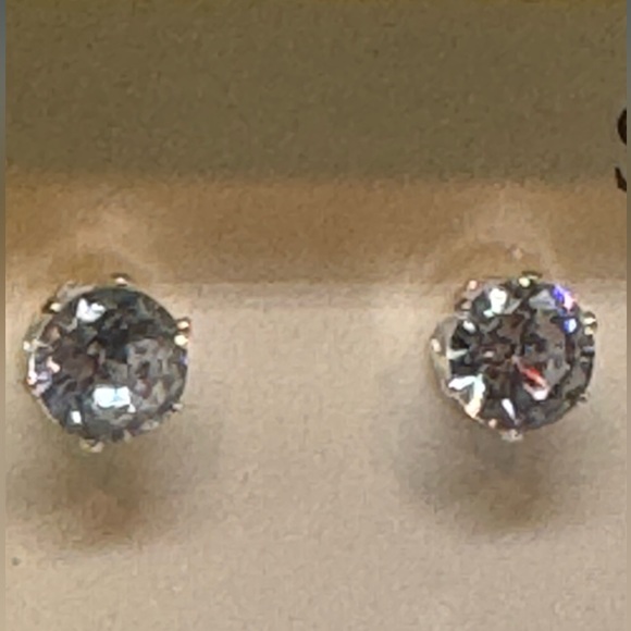 Box Set 5 Pairs Silver Stud Earrings Hearts - Picture 5 of 15